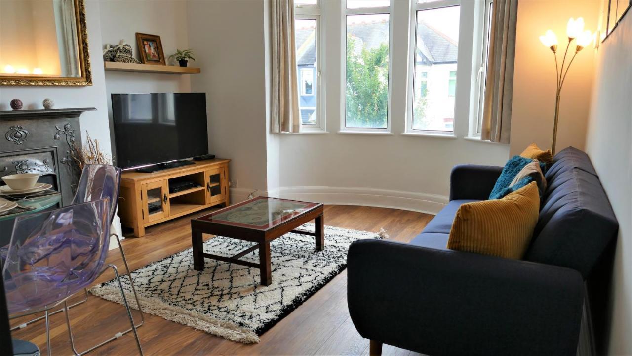 Ferienwohnung Beautifully Renovated 2 Bed Flat - Close To Beach Southend-on-Sea Exterior foto