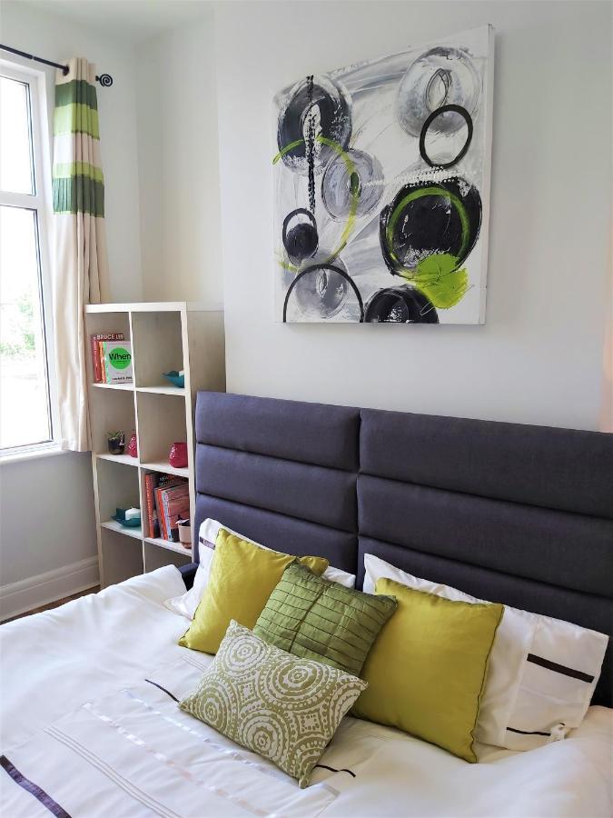 Ferienwohnung Beautifully Renovated 2 Bed Flat - Close To Beach Southend-on-Sea Exterior foto