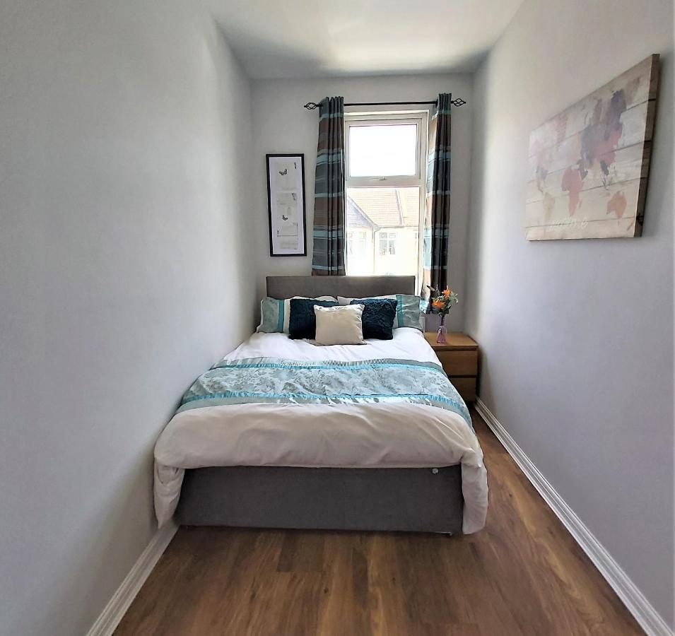 Ferienwohnung Beautifully Renovated 2 Bed Flat - Close To Beach Southend-on-Sea Exterior foto